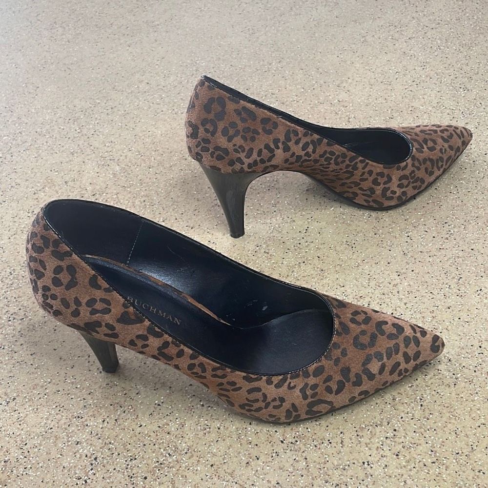 Dana Buchman Katarina Cheetah Print Suede Pumps sz 10
